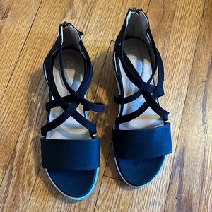 Black platform sandals super comfy with elastic bands